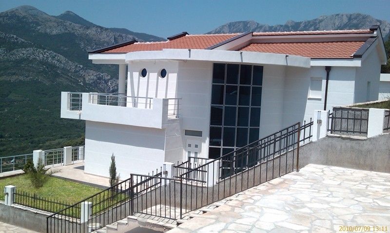 Villa in Bar, Montenegro, 366 m² - picture 2