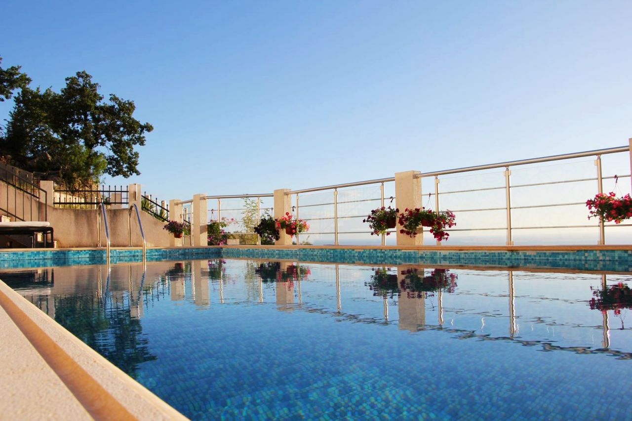 Villa in Bar, Montenegro, 366 m² - picture 3