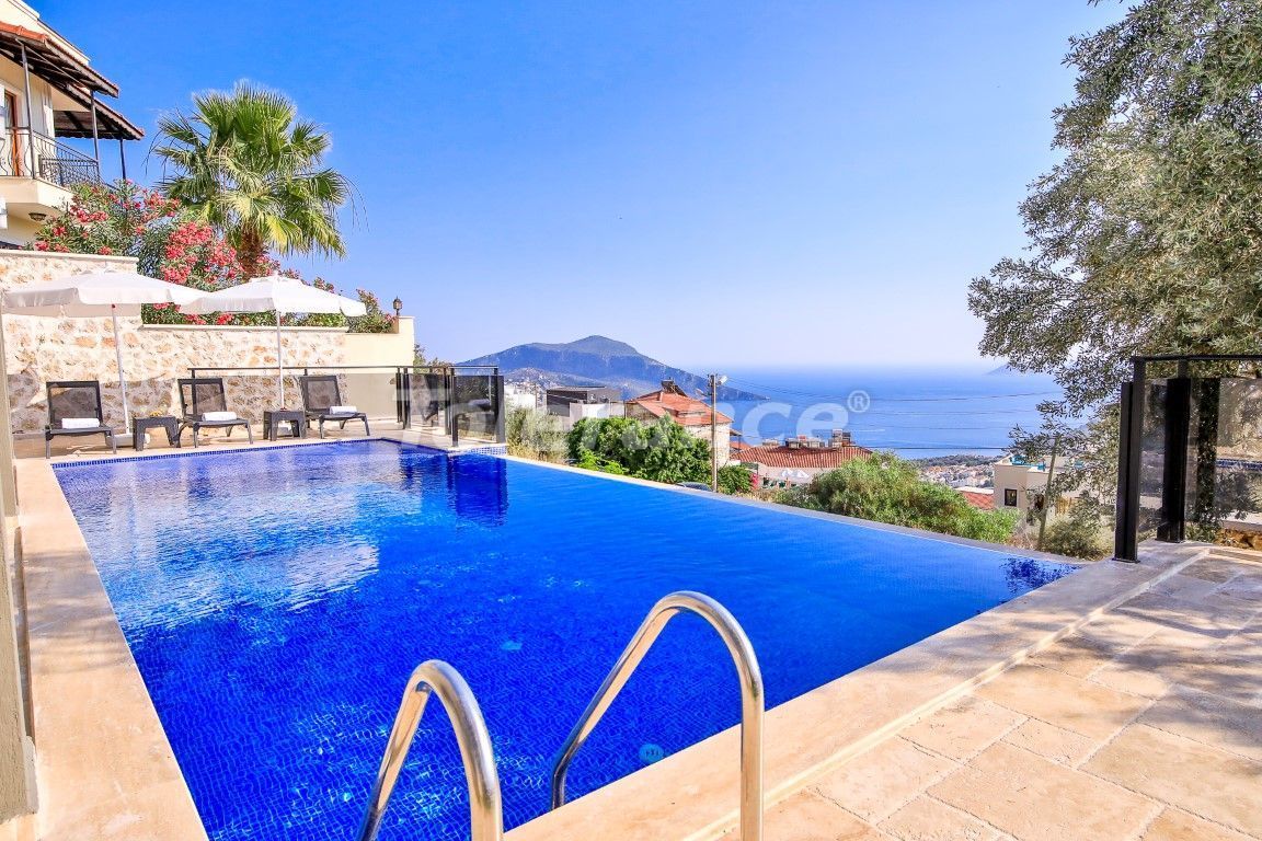 Villa en Kalkan, Turquia, 250 m² - imagen 1