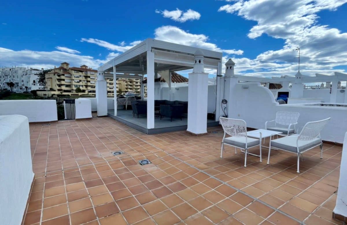Appartamento a Estepona, Spagna, 118 m² - foto 12