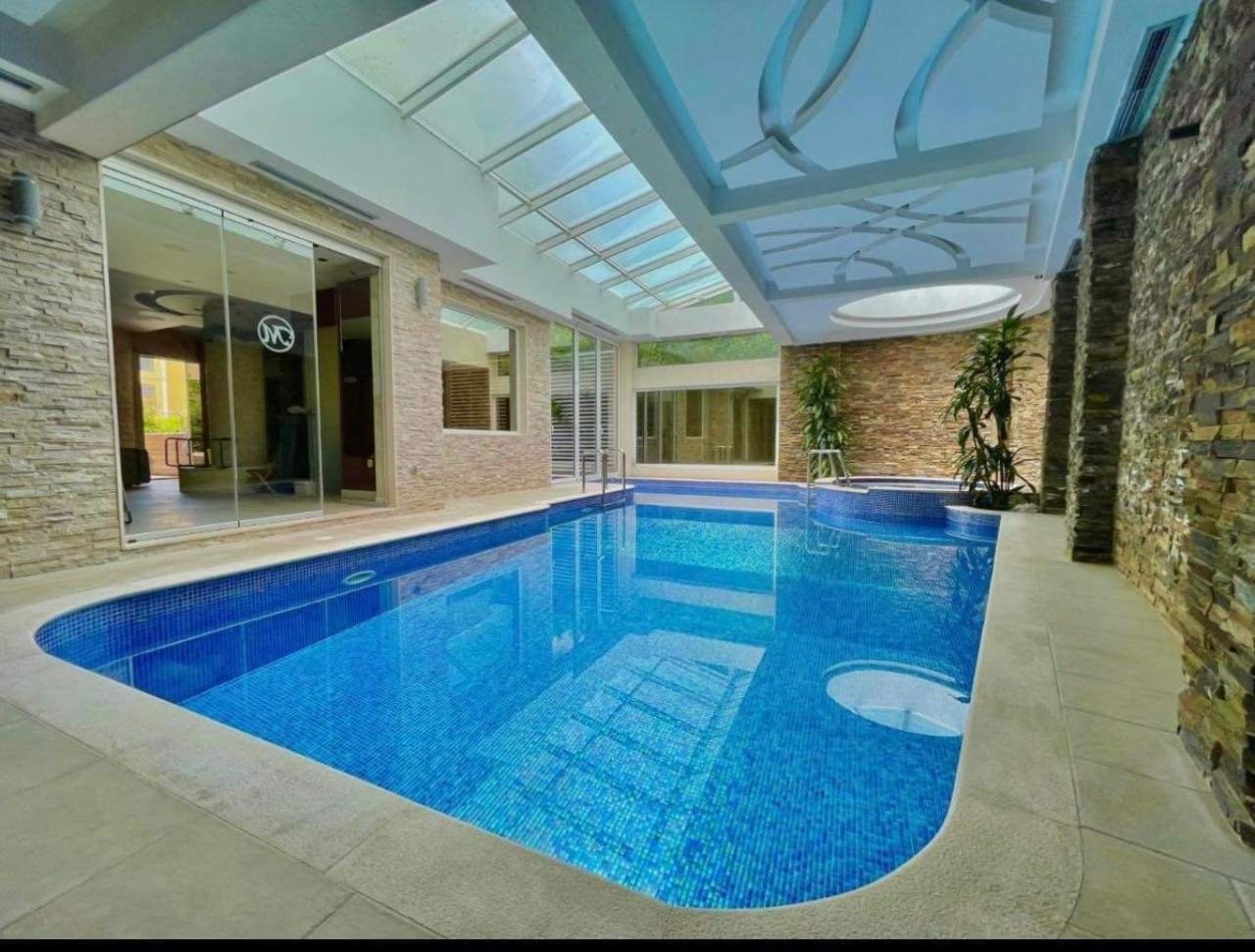 Hotel en Budva, Montenegro, 1 300 m² - imagen 4