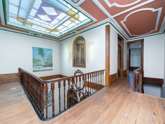 Commercial property in Porto, Portugal, 600 m² - picture 3