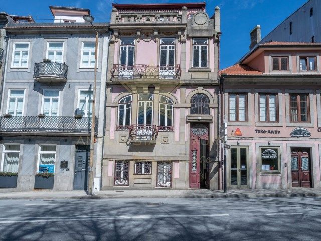 Propiedad comercial en Oporto, Portugal, 600 m² - imagen 1