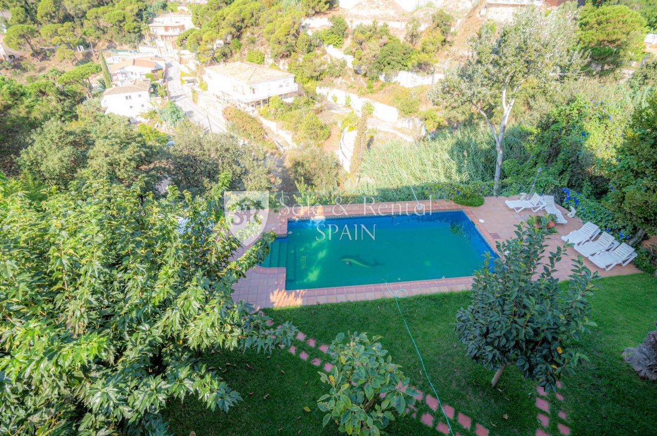 Villa à Lloret de Mar, Espagne, 447 m² - image 1