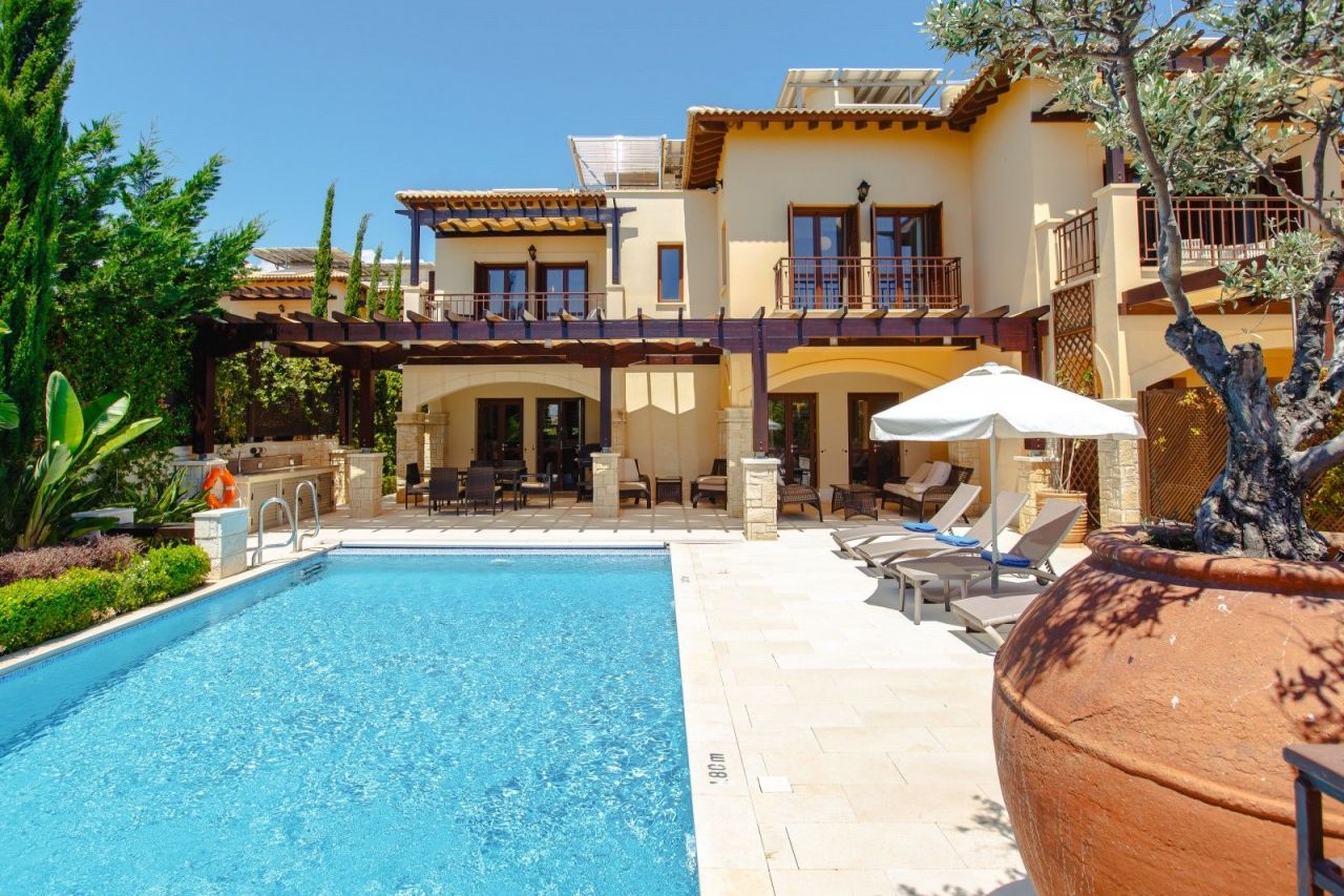 Villa à Paphos, Chypre, 205 m² - image 1