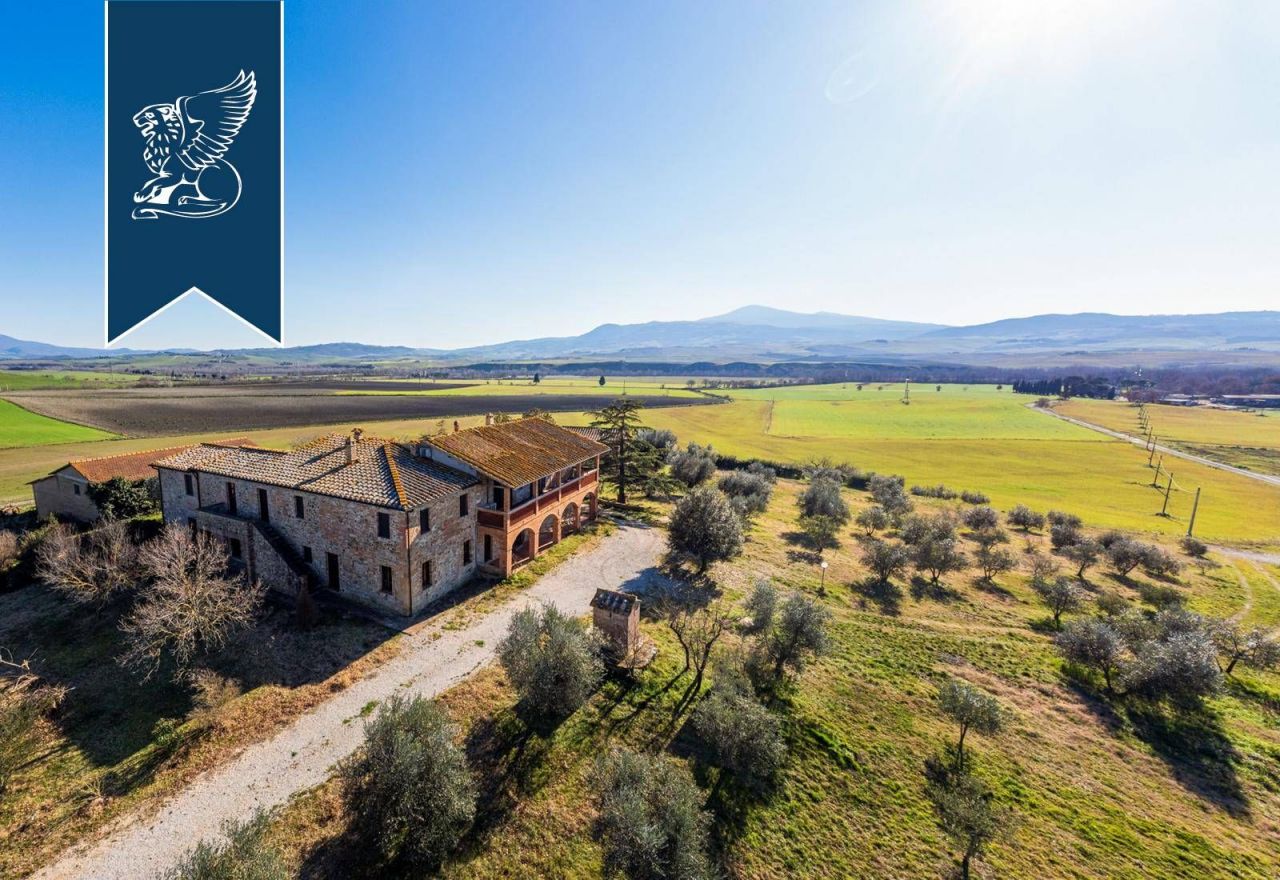 Ferme à Pienza, Italie, 1 200 m² - image 1