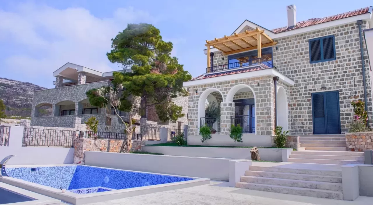 Villa in Halbinsel Luštica, Montenegro, 320 m² - Foto 1