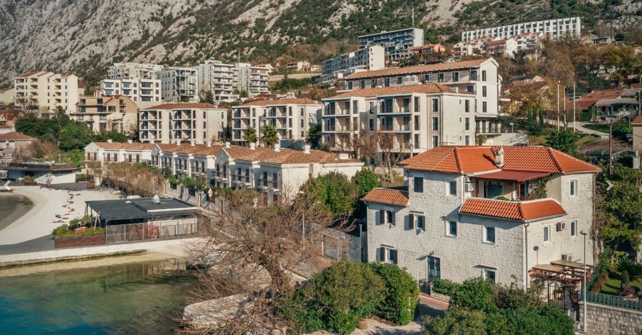 Villa a Dobrota, Montenegro, 246 m² - foto 8