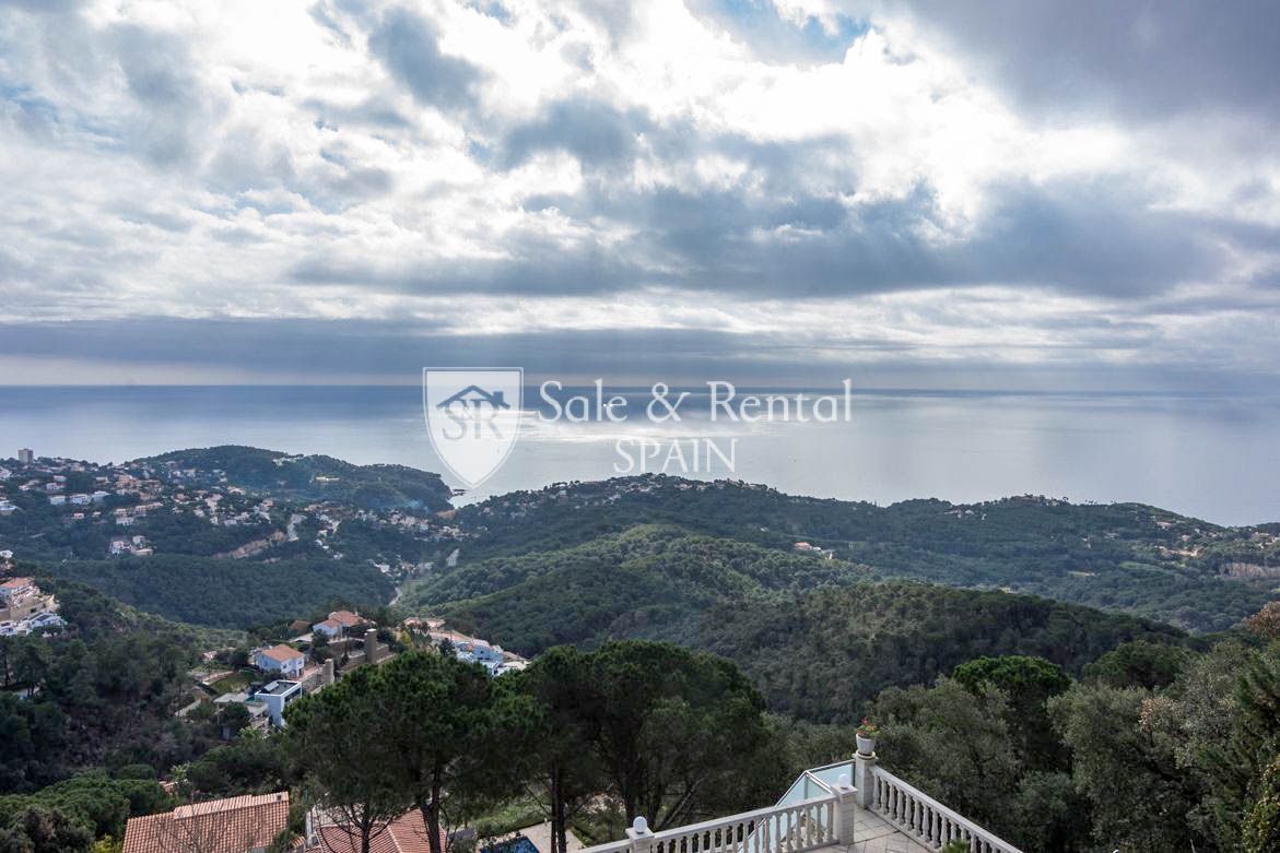 Villa in Lloret de Mar, Spanien, 309 m² - Foto 1