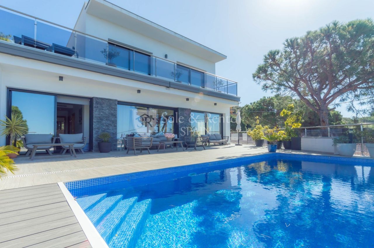 Villa in Lloret de Mar, Spanien, 372 m² - Foto 1