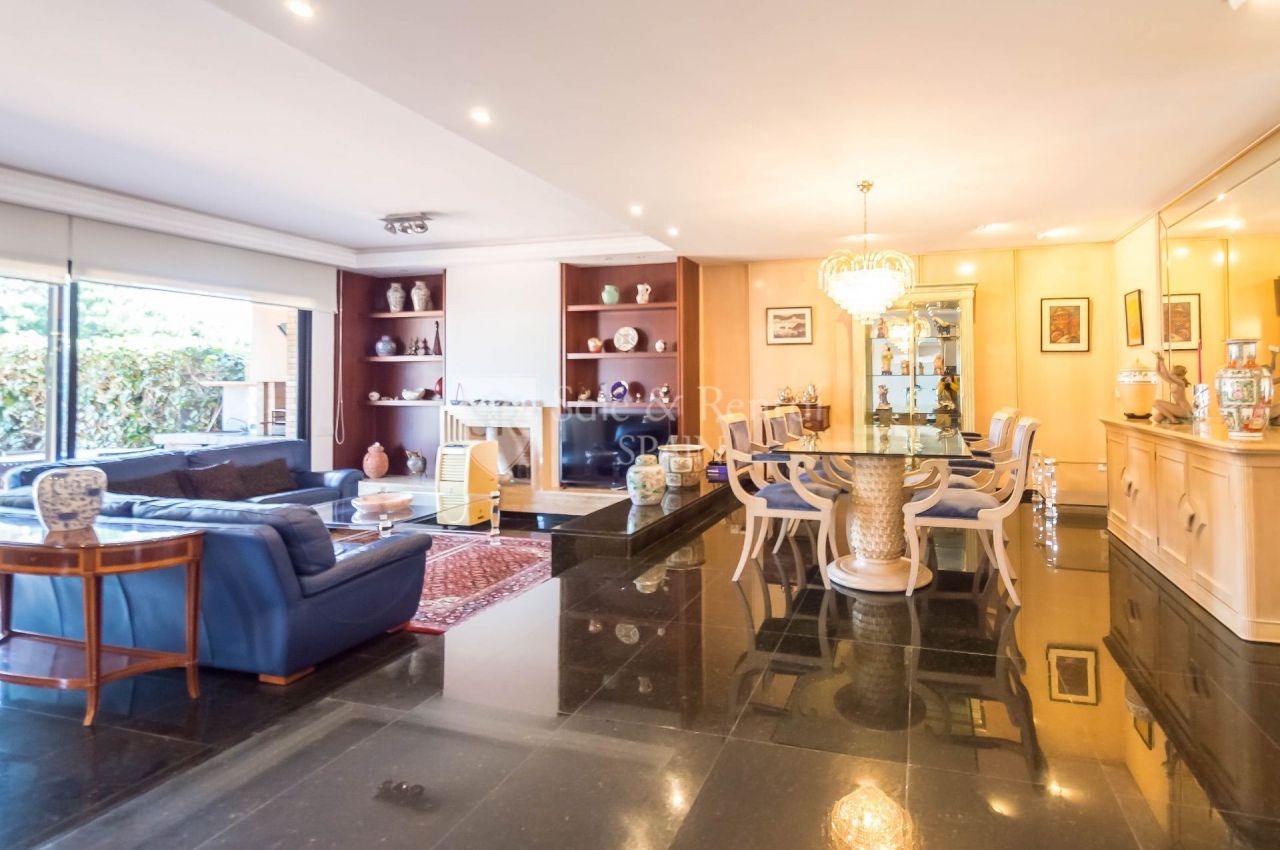 Cottage in Lloret de Mar, Spain, 450 m² - picture 2