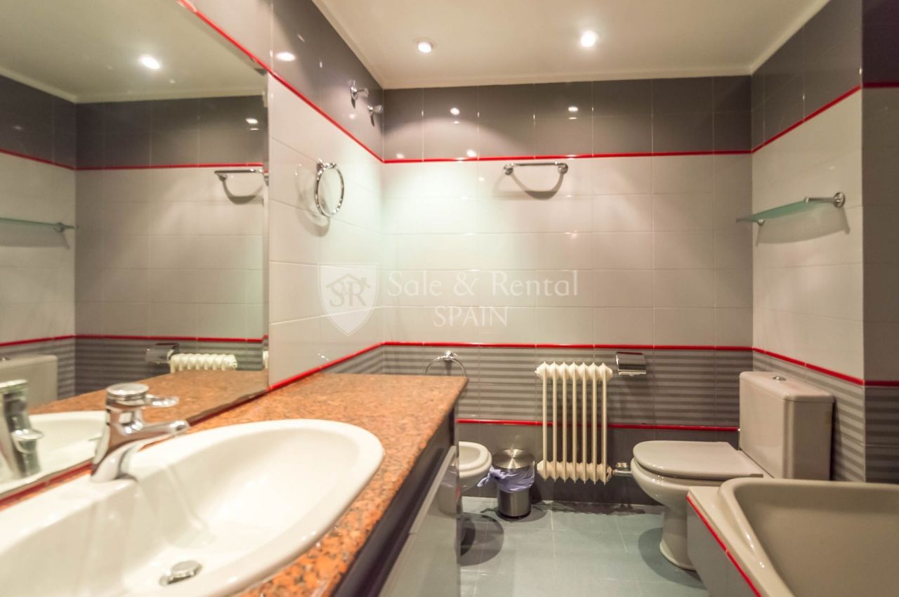 Cottage in Lloret de Mar, Spain, 450 m² - picture 15