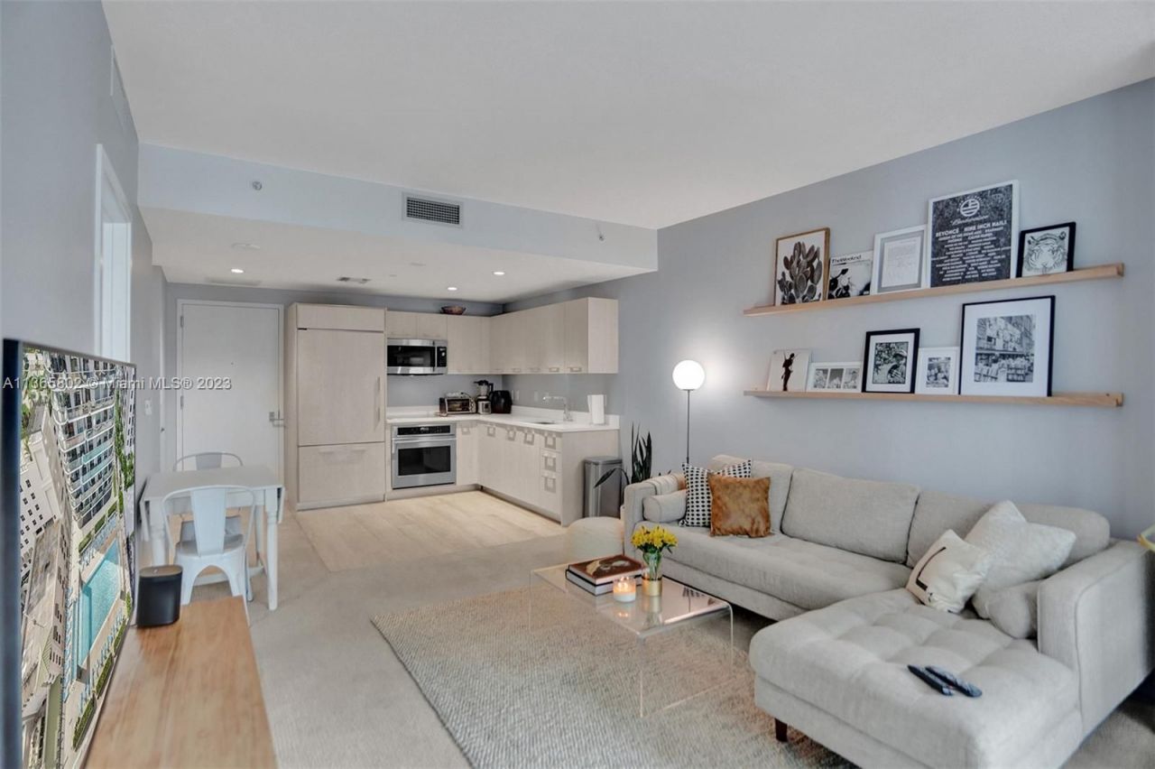 Flat in Miami, USA, 60 m² - picture 9