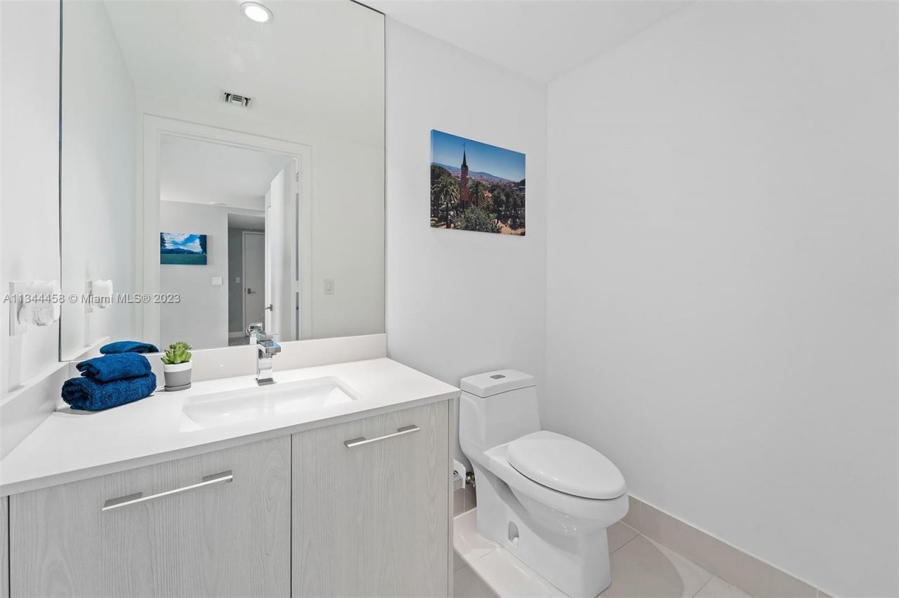 Flat in Miami, USA, 70 m² - picture 12