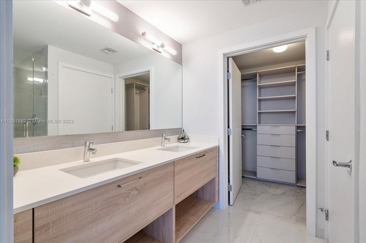 Piso en Miami, Estados Unidos, 100 m² - imagen 7