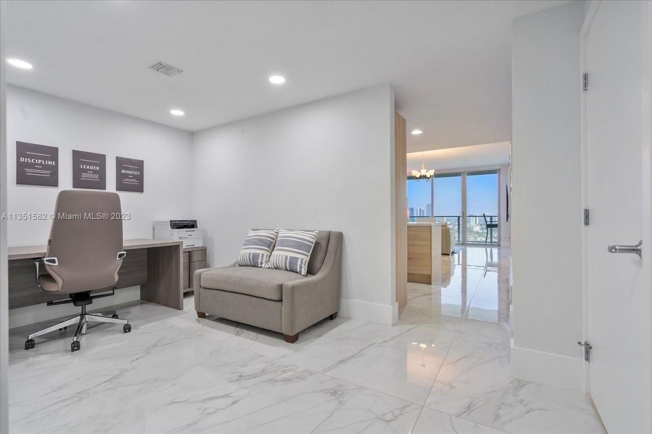 Piso en Miami, Estados Unidos, 100 m² - imagen 12