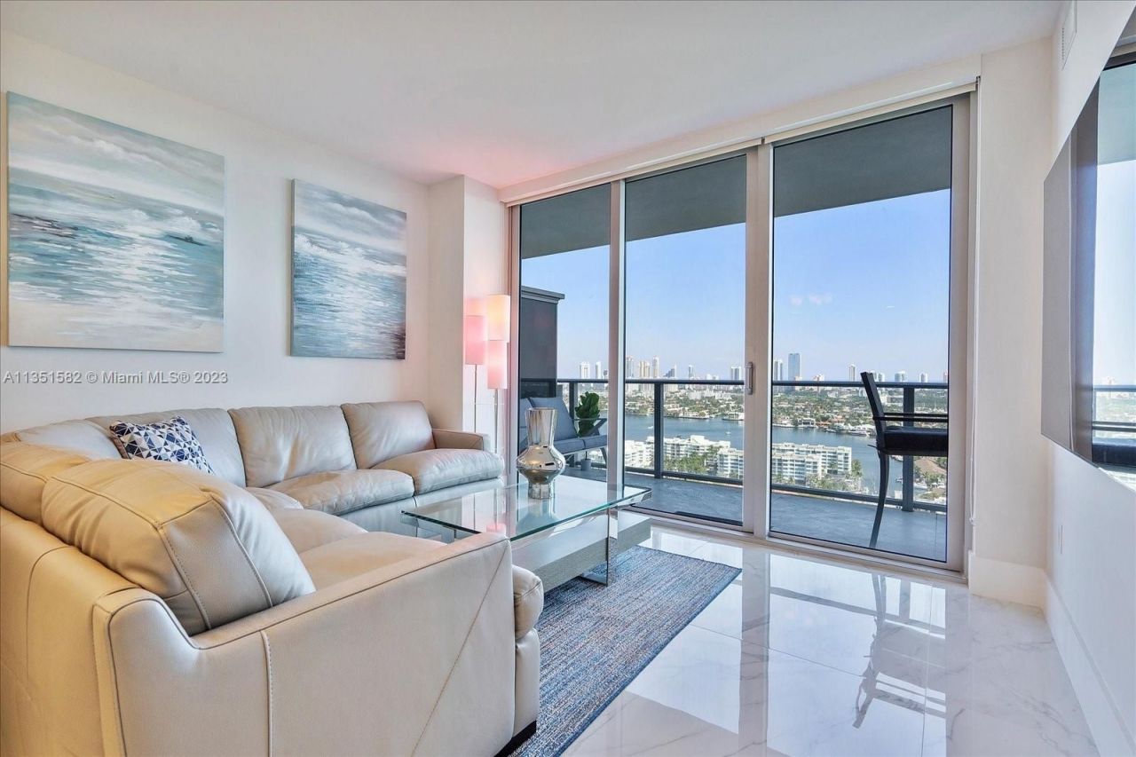 Piso en Miami, Estados Unidos, 100 m² - imagen 3