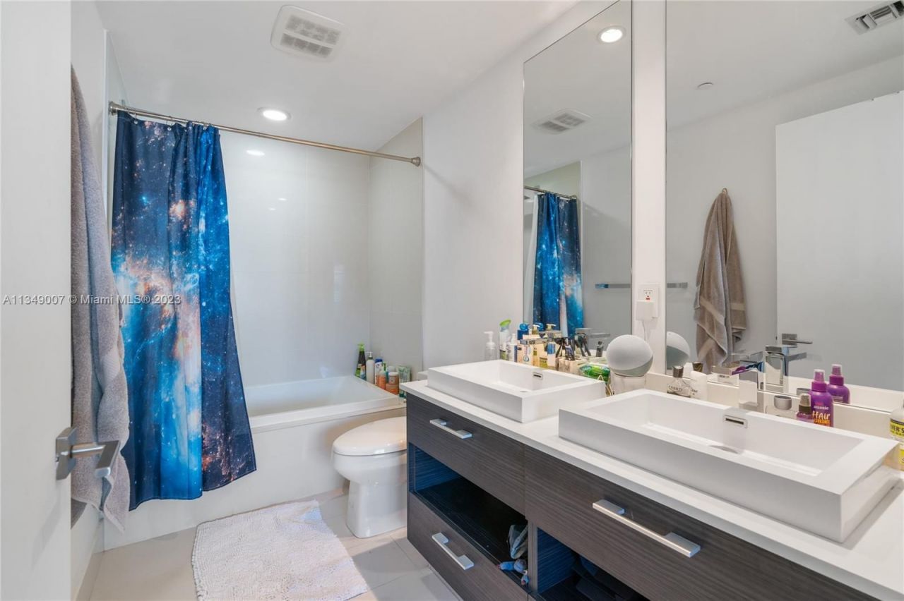 Flat in Miami, USA, 90 m² - picture 7