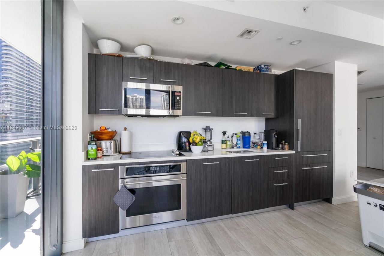 Flat in Miami, USA, 90 m² - picture 12