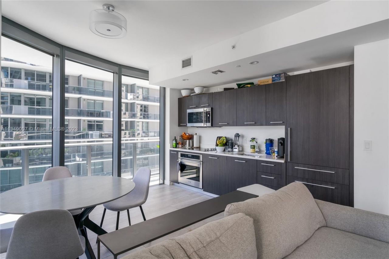 Flat in Miami, USA, 90 m² - picture 14