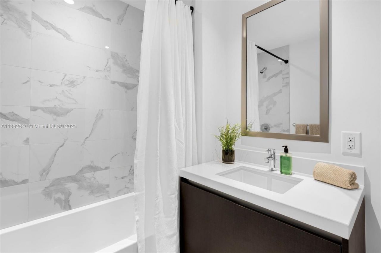 Flat in Miami, USA, 100 m² - picture 7