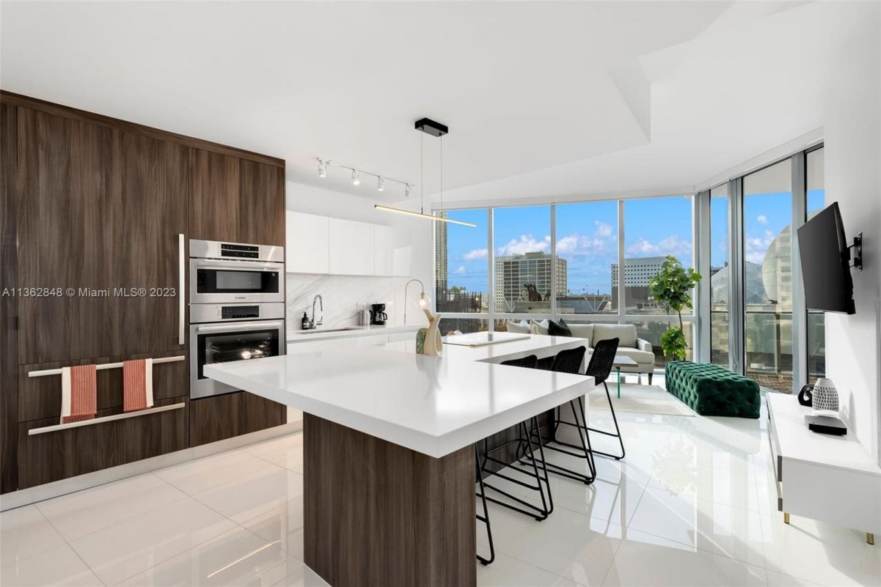 Appartement à Miami, États-Unis, 100 m² - image 1