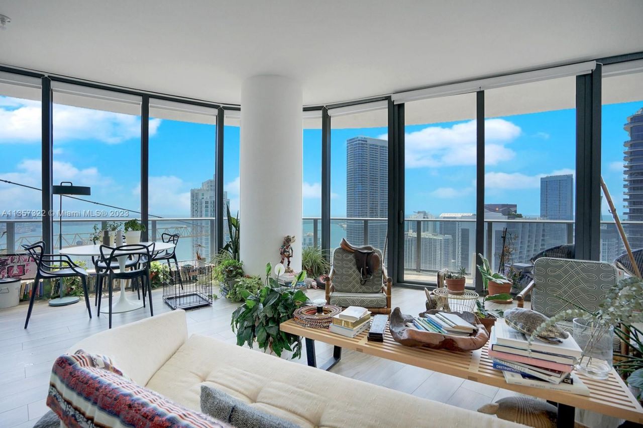 Piso en Miami, Estados Unidos, 130 m² - imagen 1