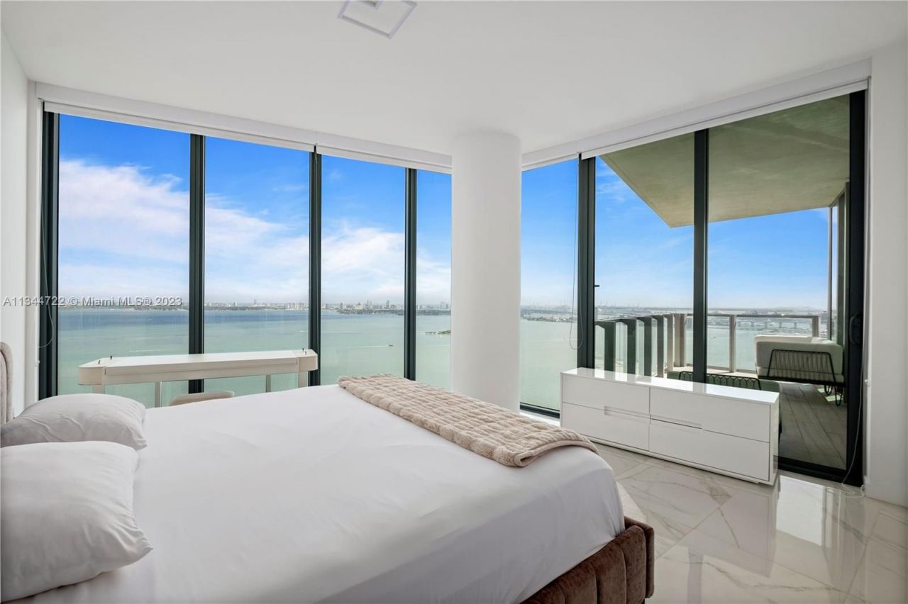 Flat in Miami, USA, 180 m² - picture 2