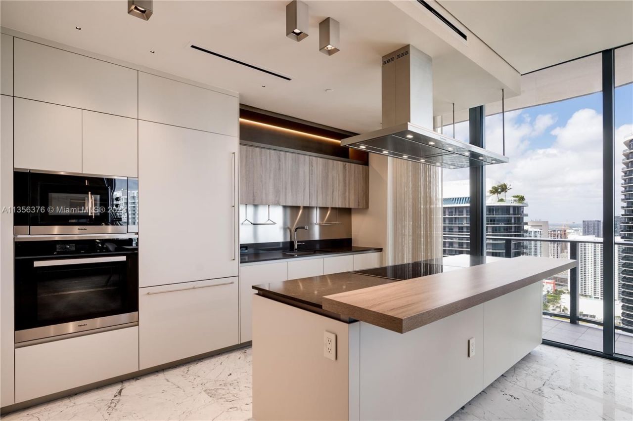 Flat in Miami, USA, 180 m² - picture 15