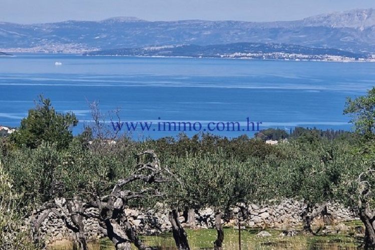 Land in Sutivan, Croatia, 32 800 m² - picture 1