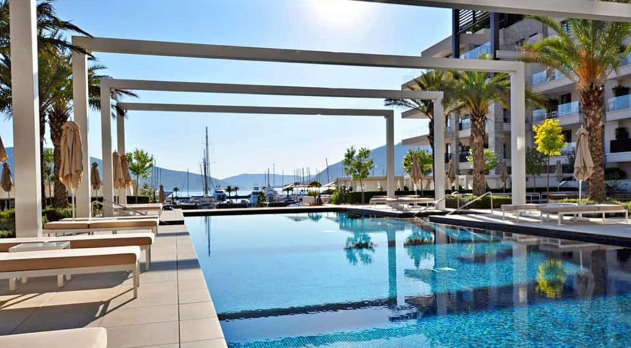 Appartement à Tivat, Monténégro, 80 m² - image 1