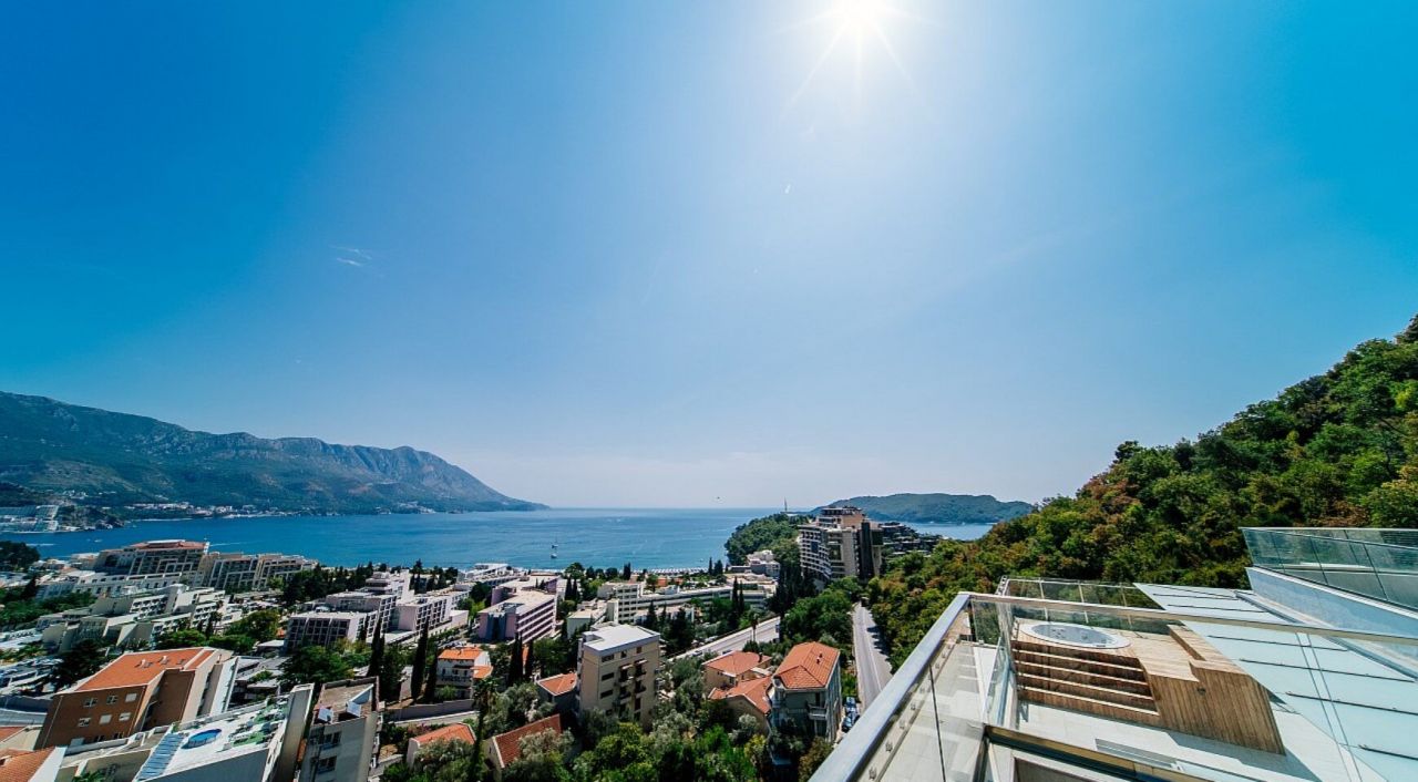 Penthouse in Becici, Montenegro, 233 m² - Foto 1