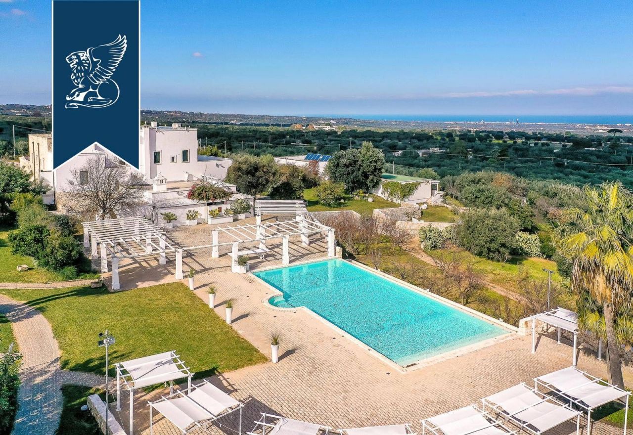 Villa à Monopoli, Italie, 4 900 m² - image 1