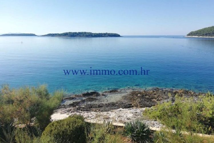 Land on Brac, Croatia, 9 780 m² - picture 1