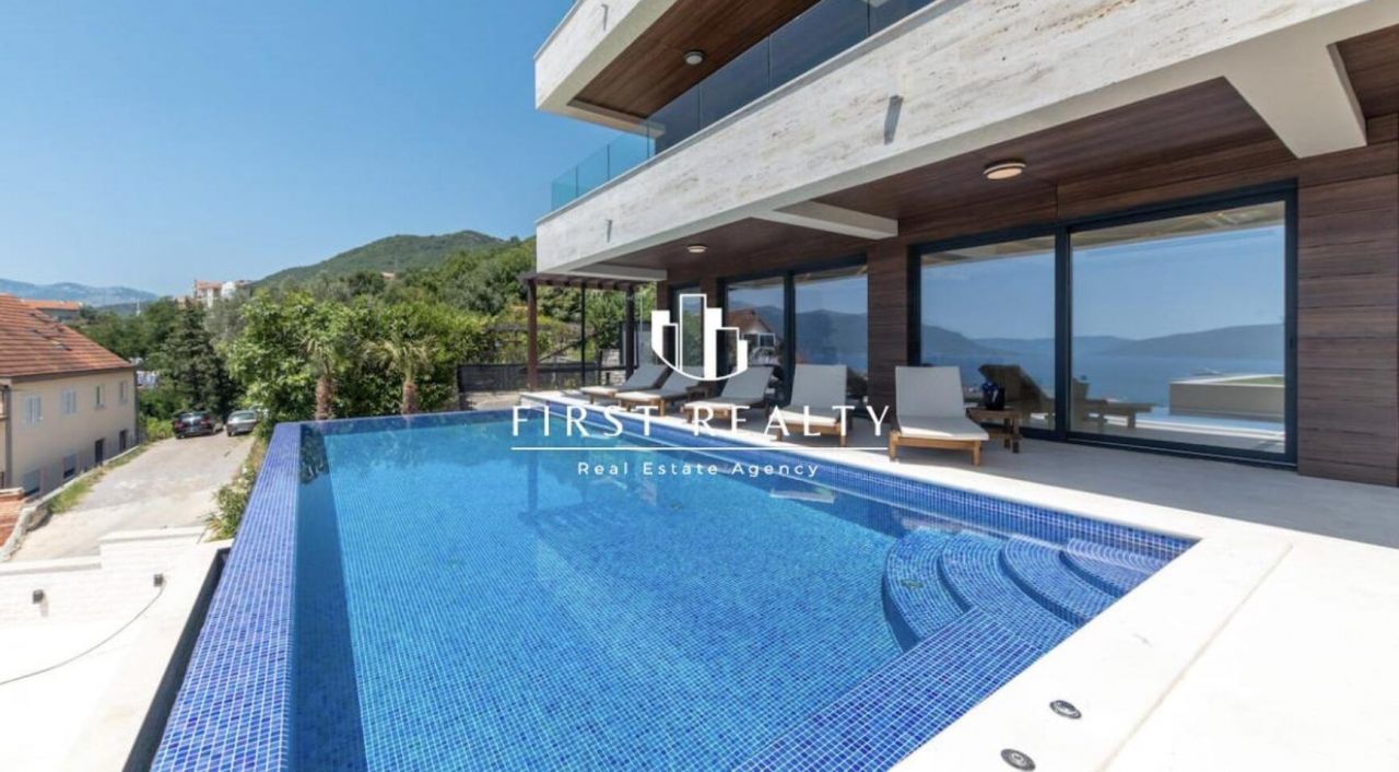 Villa à Tivat, Monténégro, 490 m² - image 1