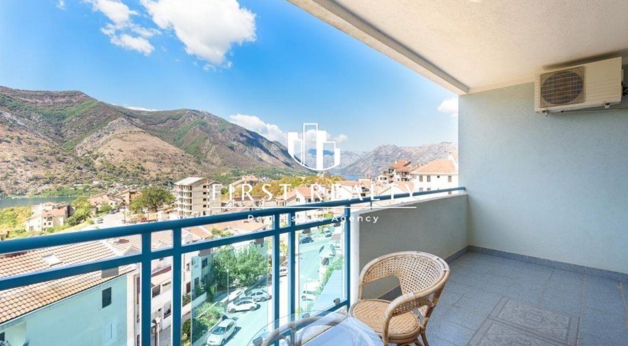 Studio in Dobrota, Montenegro, 46 m² - picture 1