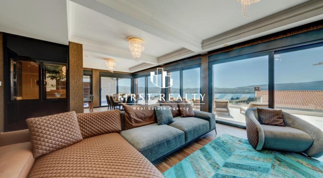 Villa à Tivat, Monténégro, 454 m² - image 1