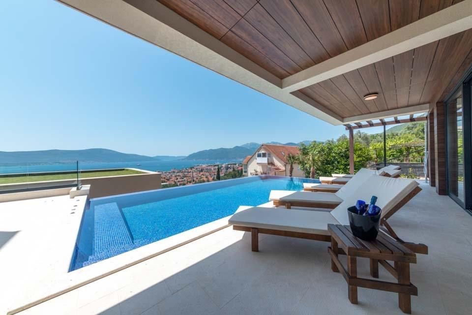 Villa en Tivat, Montenegro, 510 m² - imagen 2