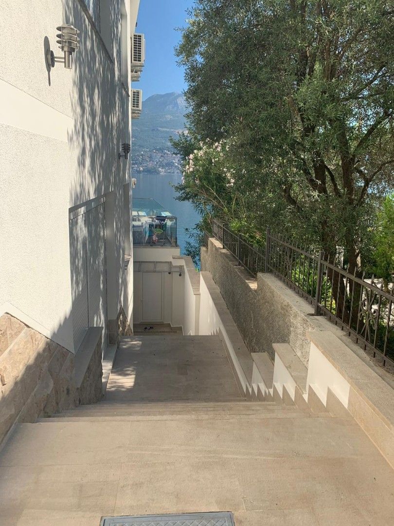 Villa en Tivat, Montenegro, 510 m² - imagen 9