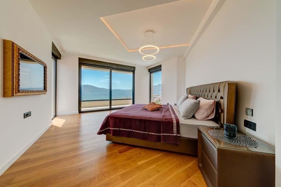 Villa en Tivat, Montenegro, 510 m² - imagen 17