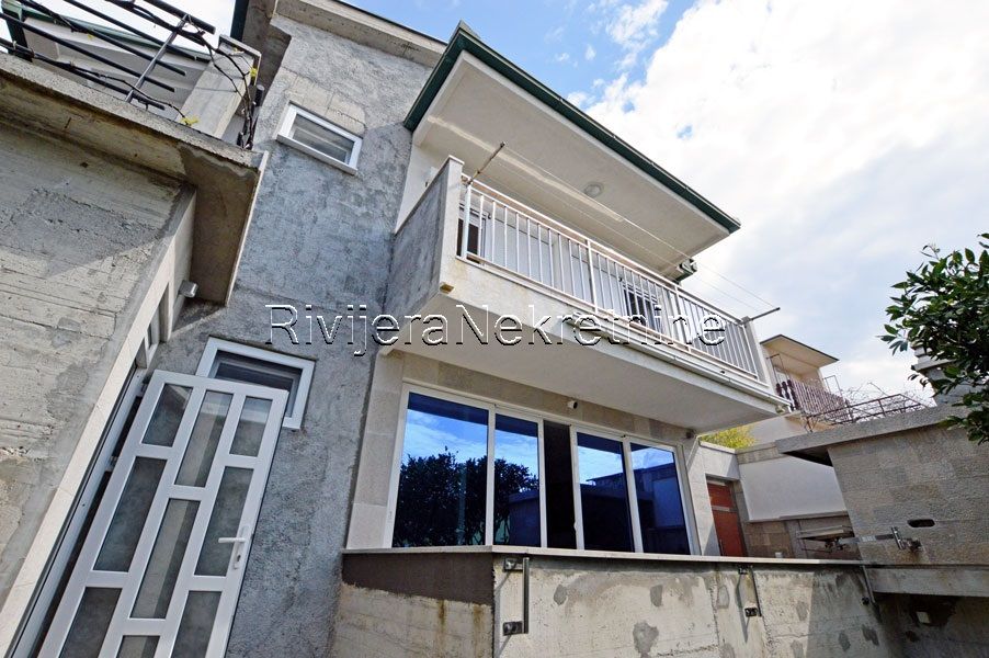 Casa en Herceg-Novi, Montenegro, 98 m² - imagen 1