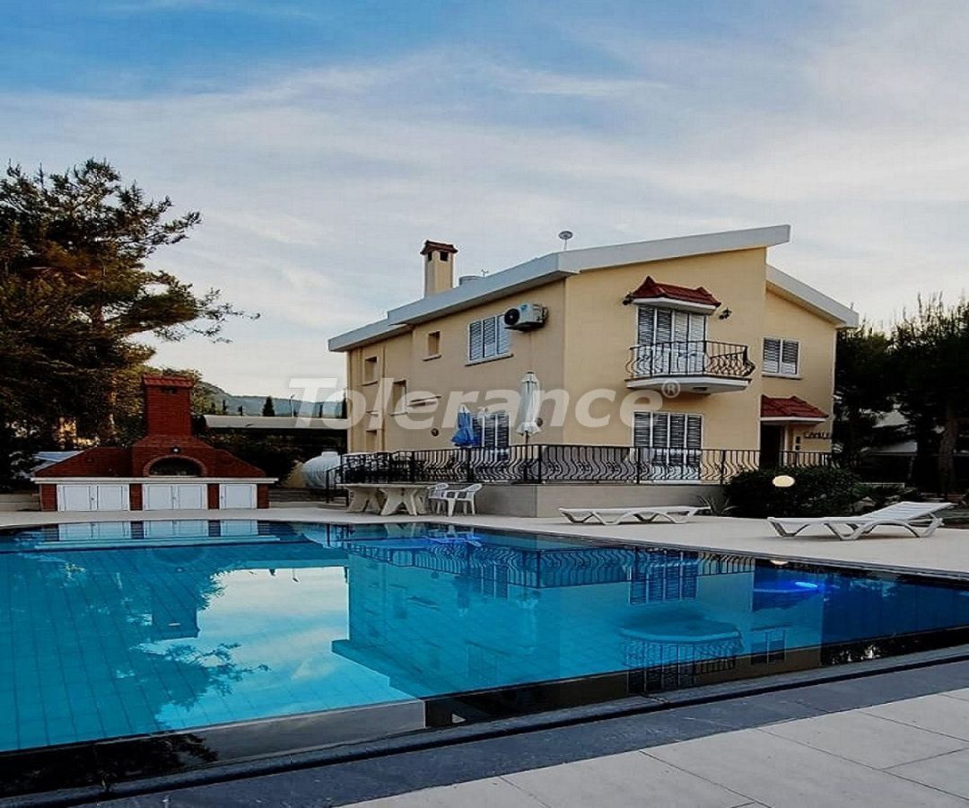 Villa in Alsancak, Zypern, 190 m² - Foto 1