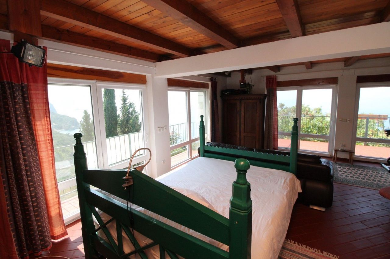 Maison à Rézévici, Monténégro, 210 m² - image 4