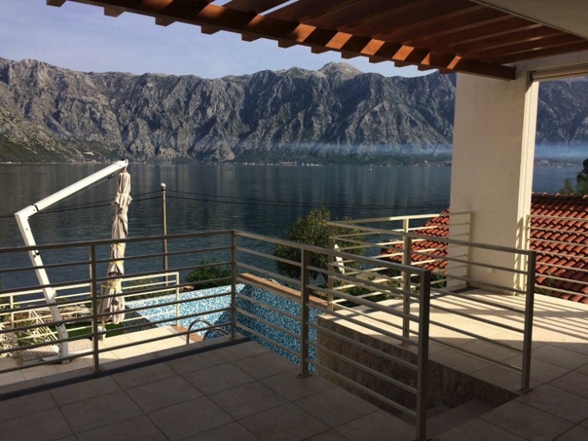 Villa in Stoliv, Montenegro, 325 m² - picture 11