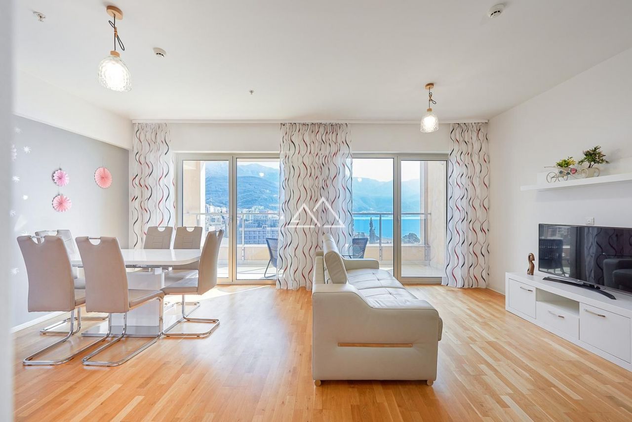 Piso en Becici, Montenegro, 98 m² - imagen 1