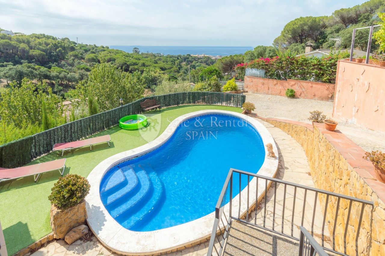 Villa in Lloret de Mar, Spanien, 558 m² - Foto 1