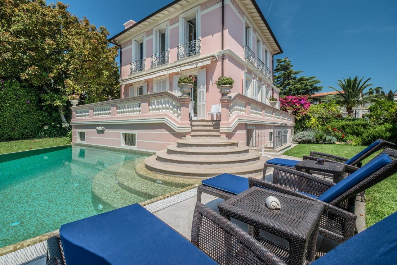 Villa en Saint-Jean-Cap-Ferrat, Francia, 300 m² - imagen 1