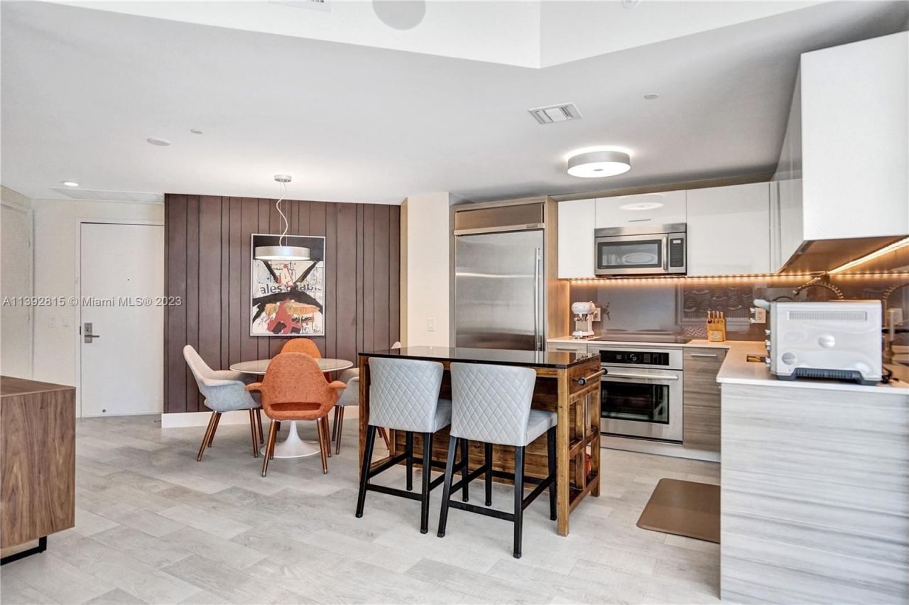 Flat in Miami, USA, 100 m² - picture 2