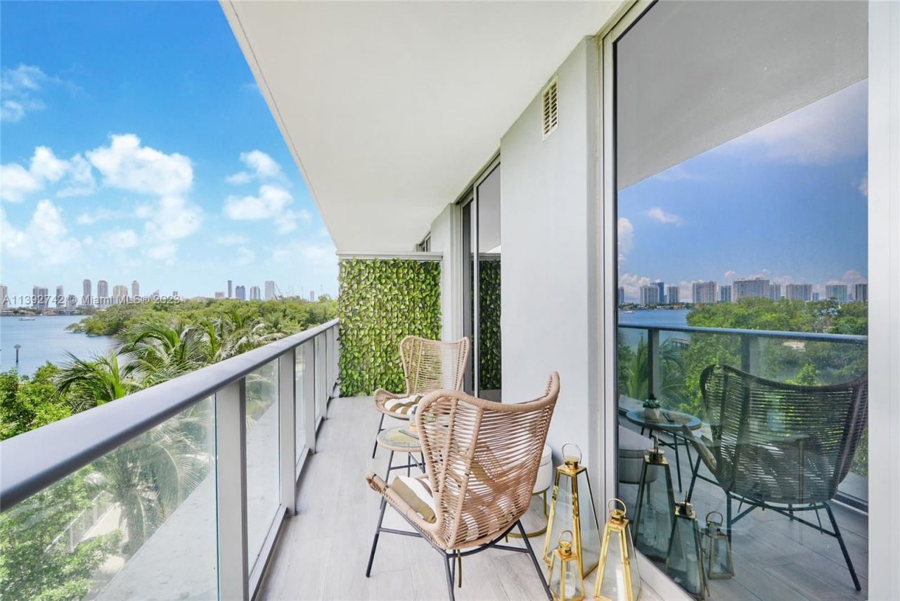 Flat in Miami, USA, 150 m² - picture 2