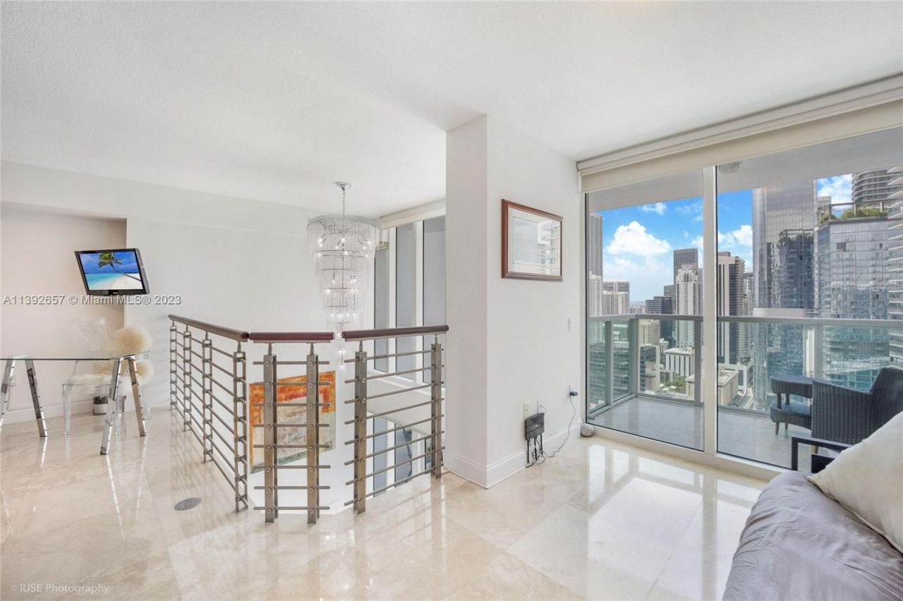 Flat in Miami, USA, 140 m² - picture 8